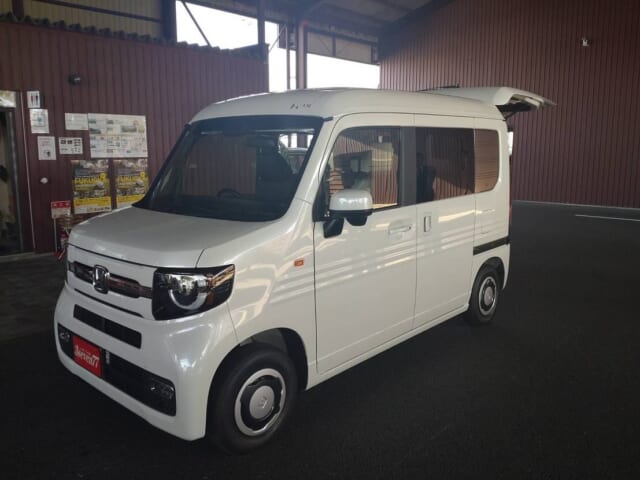 N-VANベースのキャンピングカー販売始めました♪
只今佐賀西店にて展示中！
通常のN-VANとして...