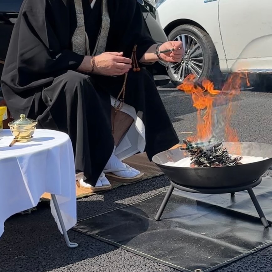 みなさんこんにちは！🍀
先日、ホンダカーズ中央佐賀佐賀西店にてお焚き上げをさせていただきました！！
...