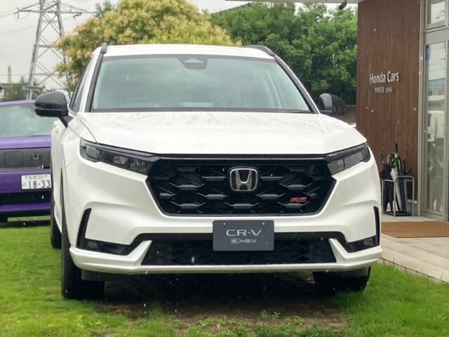 こんにちは！佐賀東店です！
今回、大人気SUV「CR-V」の即納OK🔥の車が入庫しました！
✔️ す...